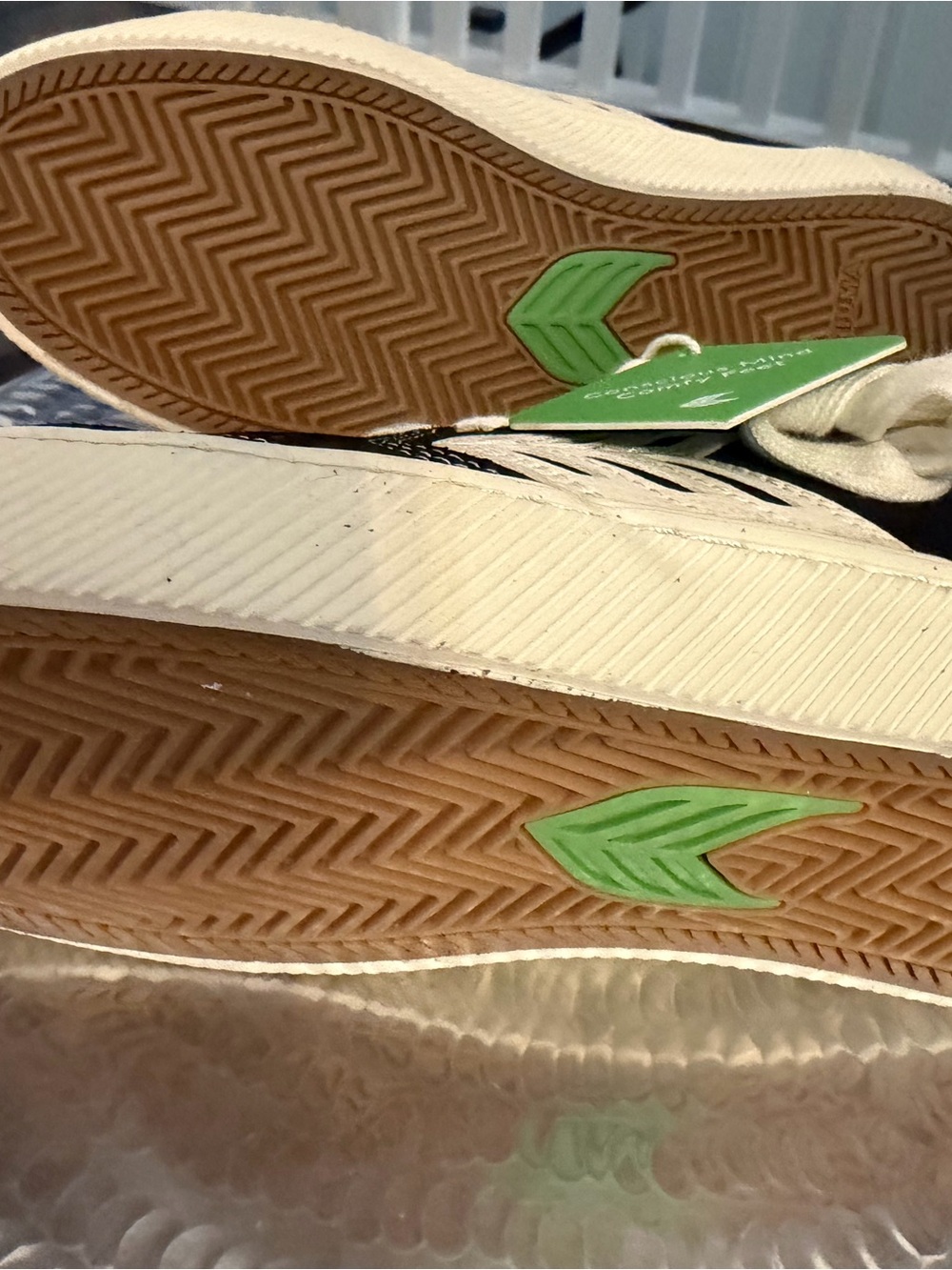 Cariuma Women’s/ Men’s Catiba Pro Black & White Low-Profile Sneaker - Picture 6 of 6